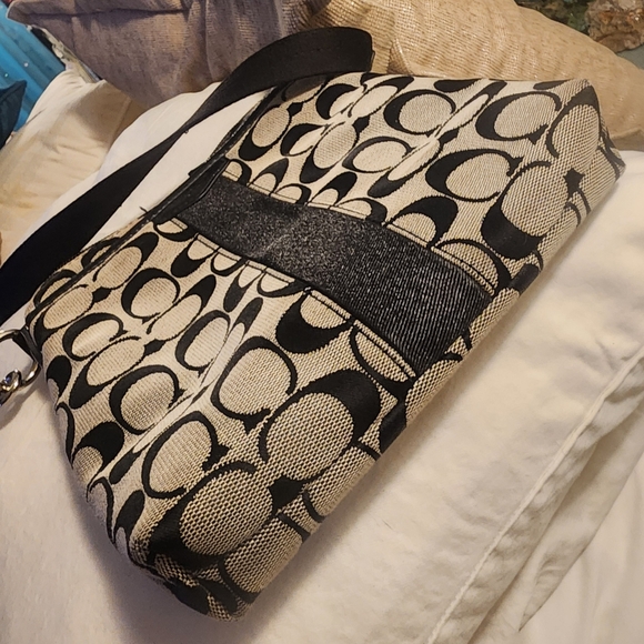 Authentic Coach Crossbody Satchel - Picture 6 of 10